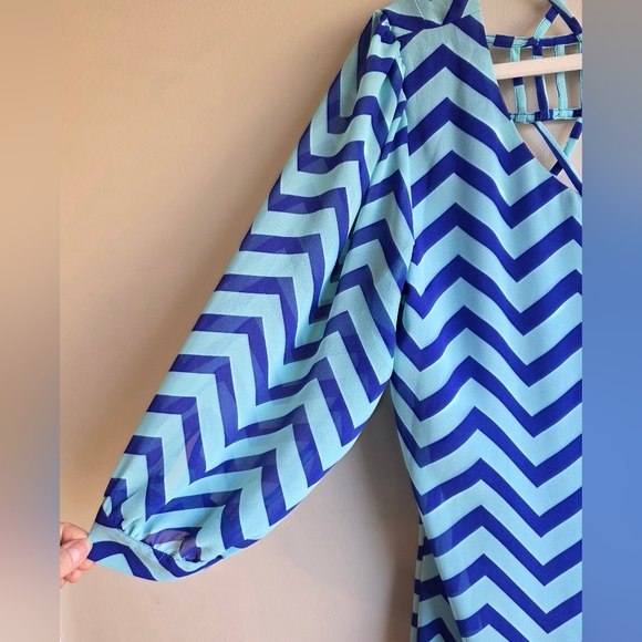 Chevron Blue Long Sleeve Mini Dress - Picture 4 of 13